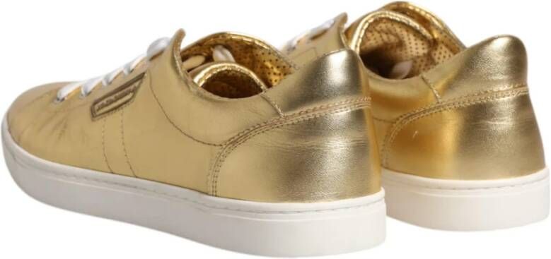 Dolce & Gabbana Gouden Metallic Logo Sneakers met Rubberen Zool Yellow Heren