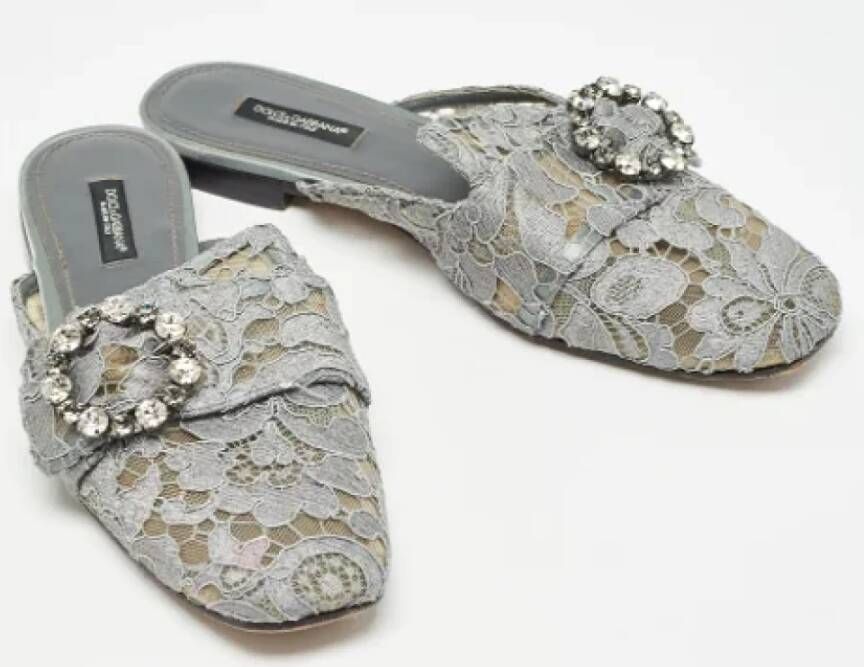 Dolce & Gabbana Pre-owned Lace flats Gray Dames