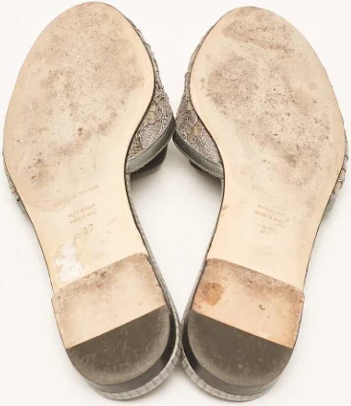 Dolce & Gabbana Pre-owned Lace flats Gray Dames