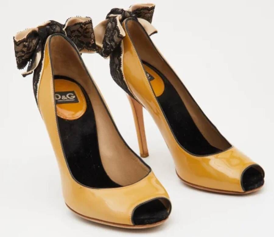 Dolce & Gabbana Pre-owned Lace heels Yellow Dames