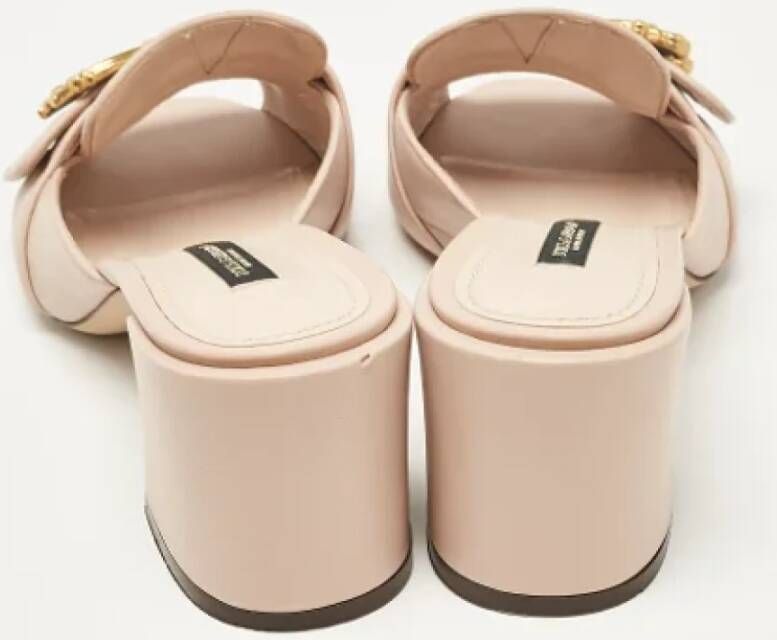 Dolce & Gabbana Pre-owned Leather sandals Beige Dames