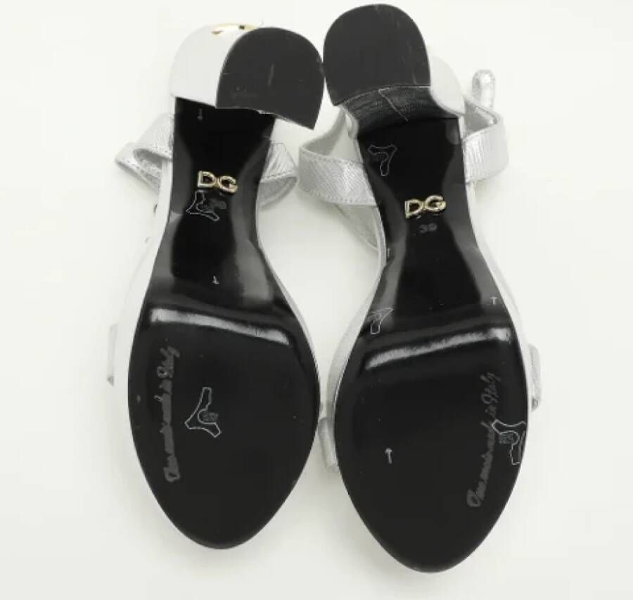 Dolce & Gabbana Pre-owned Leather sandals Gray Dames