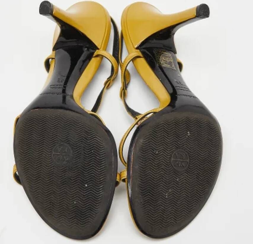 Dolce & Gabbana Pre-owned Leather sandals Yellow Dames