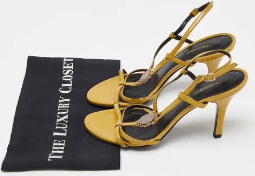 Dolce & Gabbana Pre-owned Leather sandals Yellow Dames