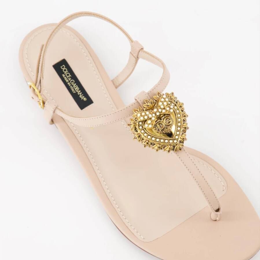 Dolce & Gabbana Nappa Heart Charm Platte Sandalen Beige Dames