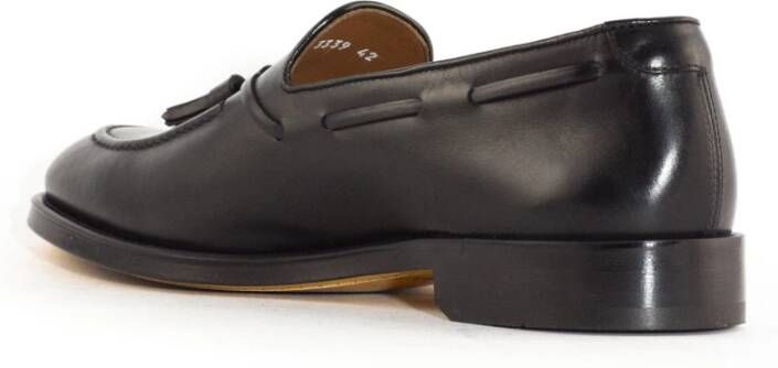 Doucal's Zwarte Leren Loafers Kwast Detail Black Heren