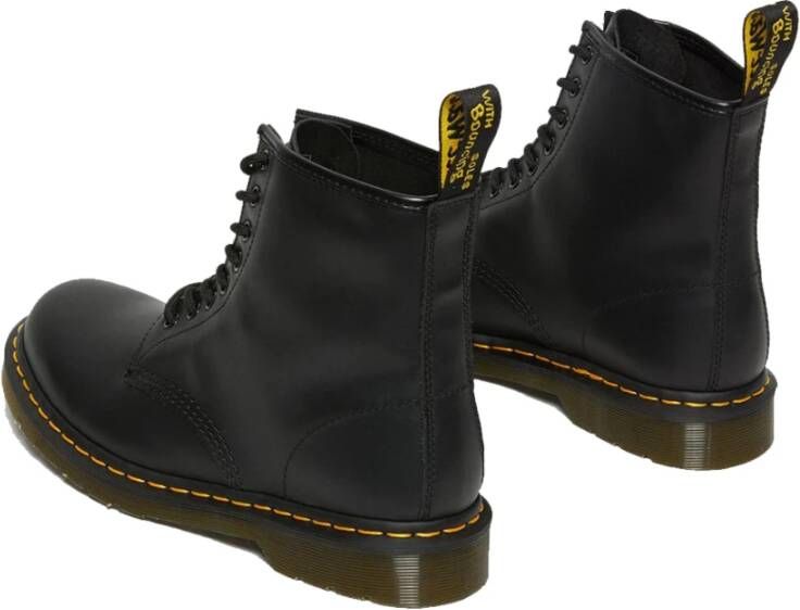 Dr. Martens Lace-up Boots Zwart Dames