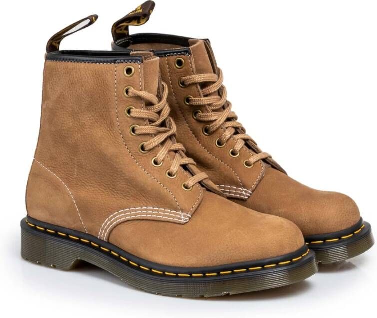 Dr. Martens Savannah Tan Leren Schoenen Brown Dames