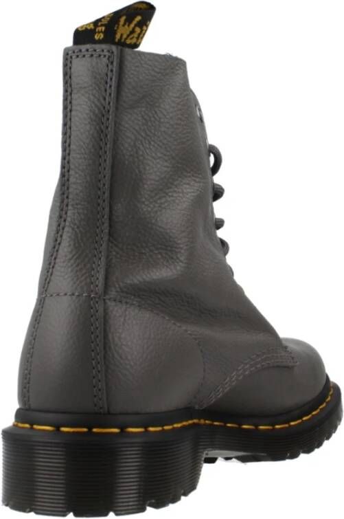 Dr. Martens Stijlvolle Veterschoenen voor dagelijks gebruik Gray Dames