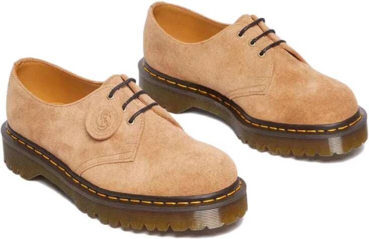 Dr. Martens Tufted Sandy Tan Suede 3-Eye Schoen Beige Heren