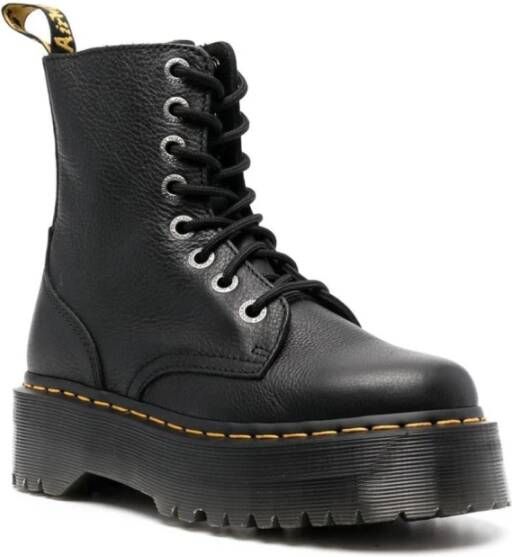 dr martens insulated boots