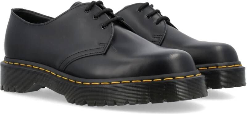 Dr. Martens Zwarte Gesloten Oxford Schoenen Aw24 Black Heren