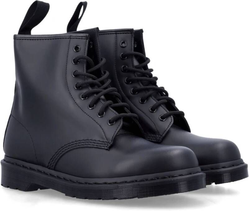 Dr. Martens Zwarte Gesloten Veterschoenen Aw24 Black Heren