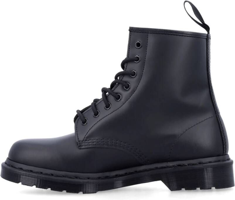 Dr. Martens Zwarte Gesloten Veterschoenen Aw24 Black Heren