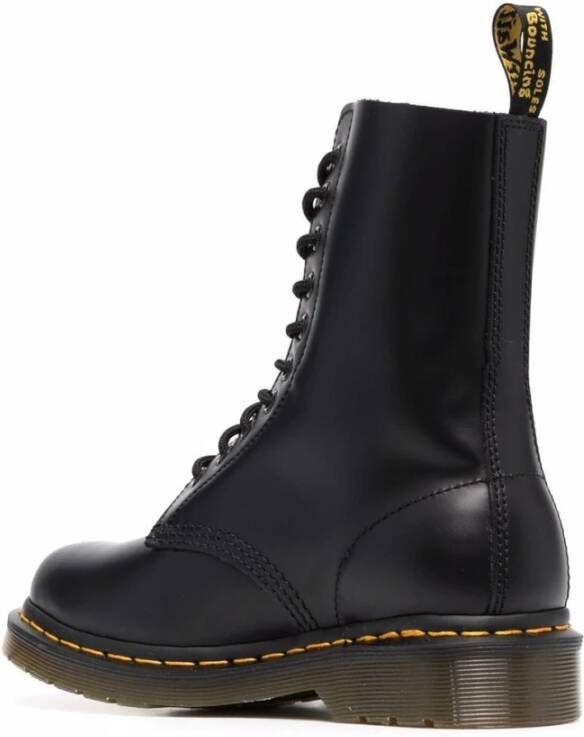 Dr. Martens Zwarte leren platte veterschoenen Black Dames