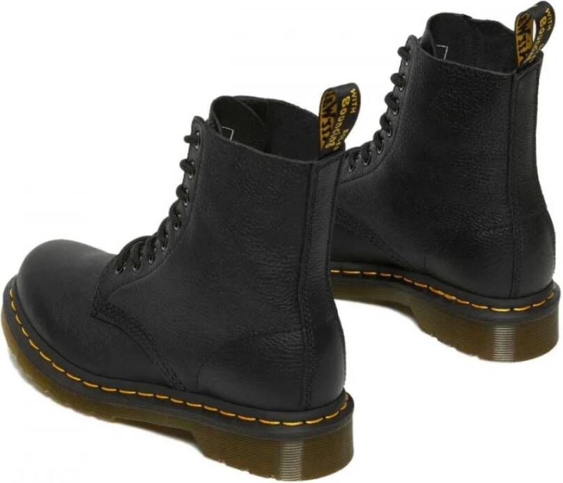 Dr. Martens Zwarte leren veterschoenen Black Dames