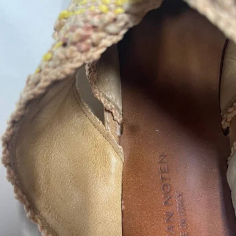 Dries van Noten Pre-owned Leather sandals Beige Dames