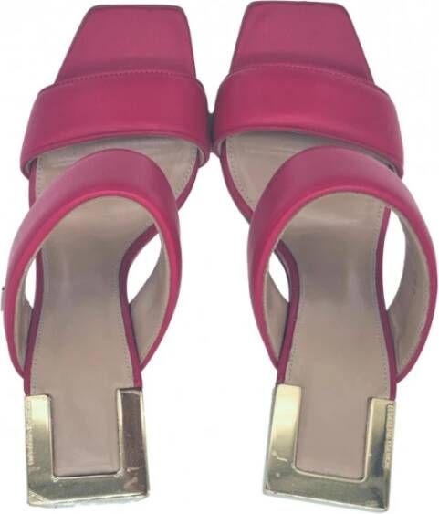 Elisabetta Franchi Gouden Stiletto Sandaal van Nappaleer Pink Dames