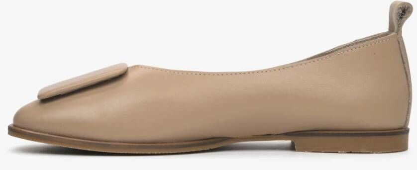 Estro Dames Beige Leren Ballet Flats met Decoratieve Versiering Beige Dames