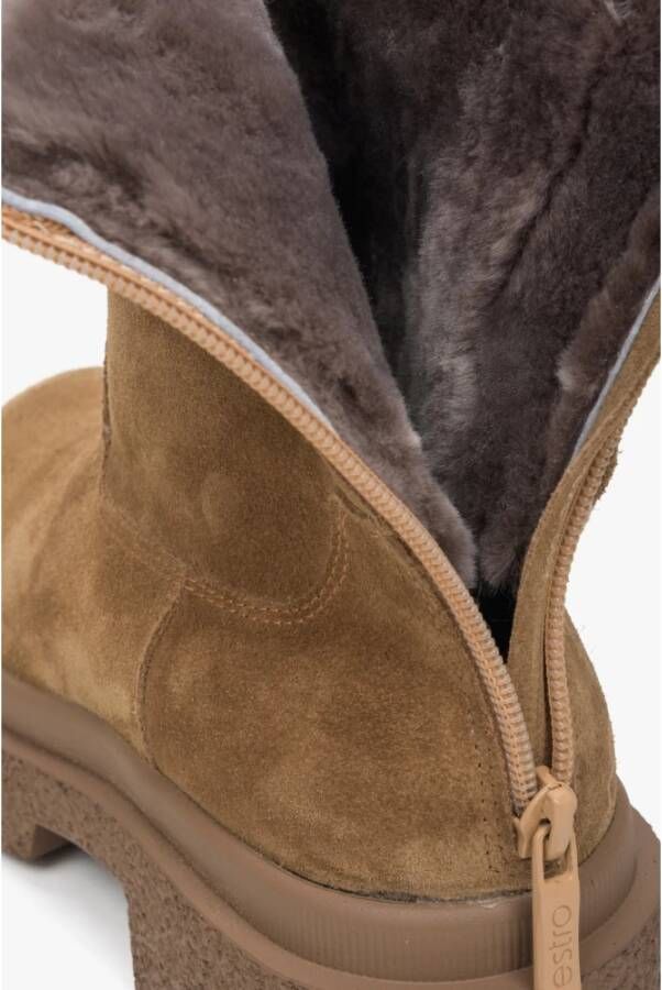 Estro Dames Bruine Velours Enkellaarzen voor de Winter Er00113955 Brown Dames