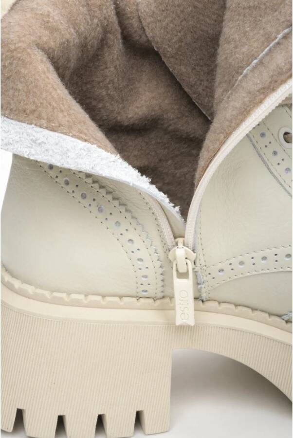 Estro Dames Lichtbeige Enkellaarsjes met Hak Er00113554 Beige Dames