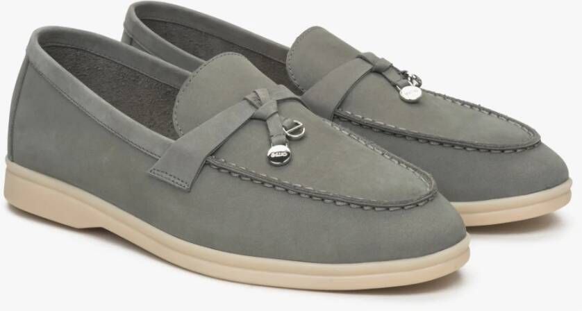 Estro Grijze Kwast Loafers Nubuck Leer Gray Dames