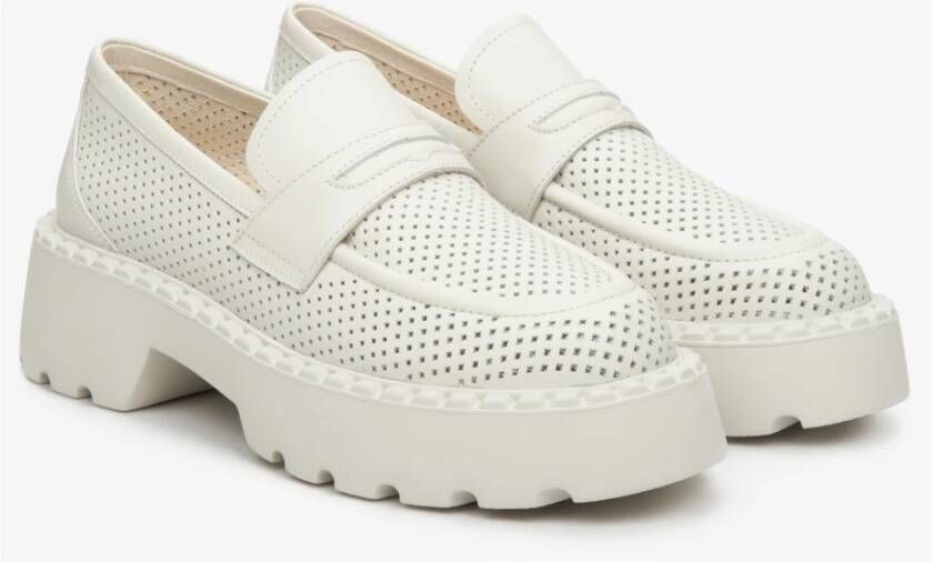 Estro Dames Lichtbeige Loafers voor de Zomer Er00112913 Beige Dames