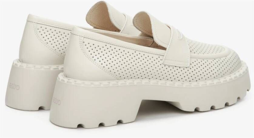 Estro Dames Lichtbeige Loafers voor de Zomer Er00112913 Beige Dames