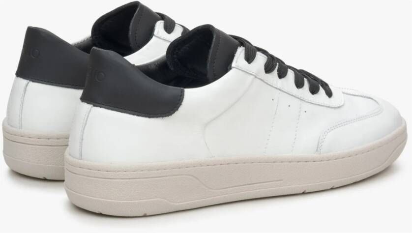 Estro Dames Witte Sneakers met Zwarte Details gemaakt van Italiaans Echt Leer Er00115730 White Dames