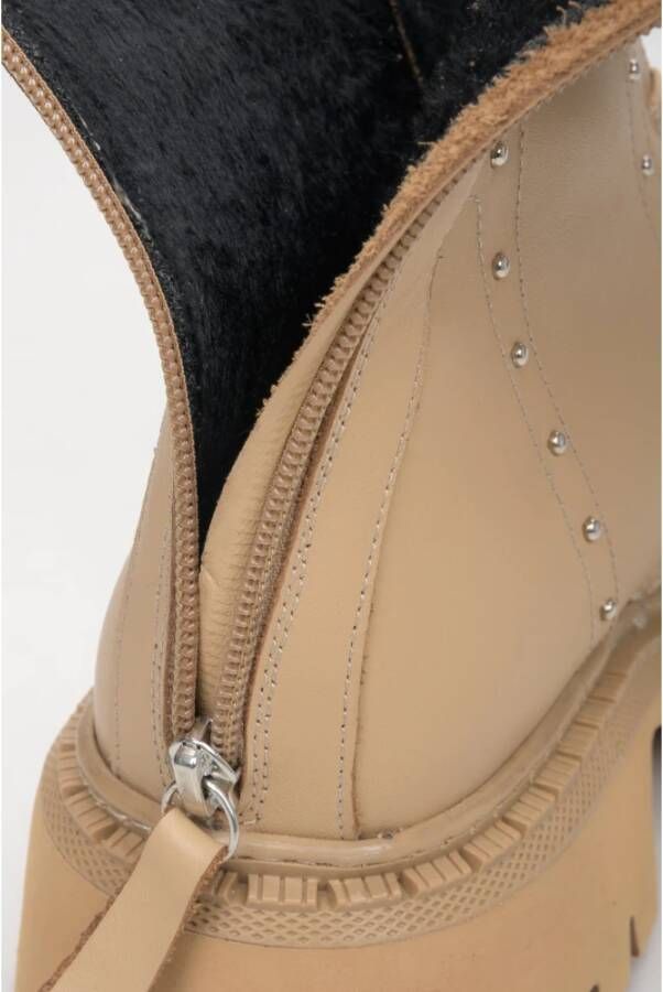 Estro Dames Beige Leren Enkellaarzen met Decoratieve Studs Er00114047 Beige Dames