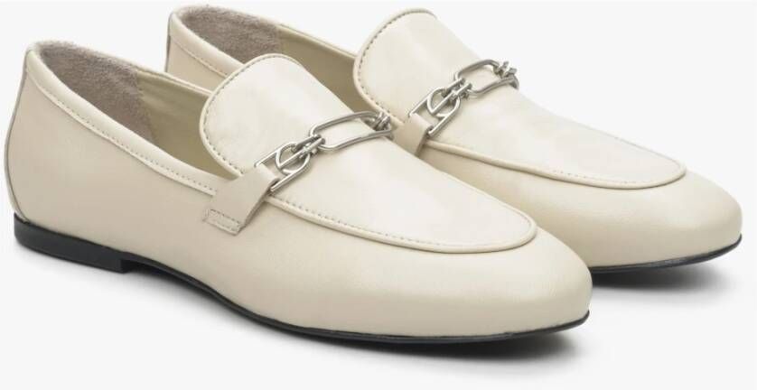 Estro Dames Licht Beige Leren Penny Loafers met een Zilveren Ketting Er00114386 Beige Dames