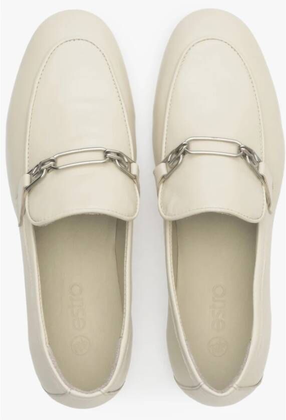 Estro Dames Licht Beige Leren Penny Loafers met een Zilveren Ketting Er00114386 Beige Dames