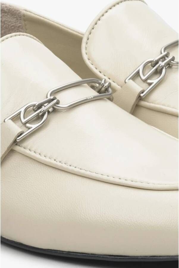 Estro Dames Licht Beige Leren Penny Loafers met een Zilveren Ketting Er00114386 Beige Dames