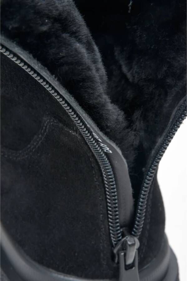 Estro Zwarte Velours Enkellaarzen voor de Winter Er00113908 Black Dames