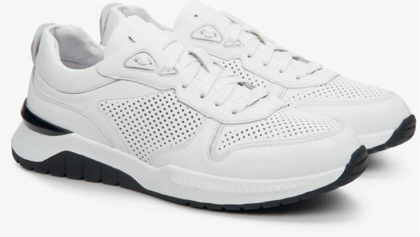 Estro Heren Witte Geperforeerde Sneakers Er00112952 White Heren