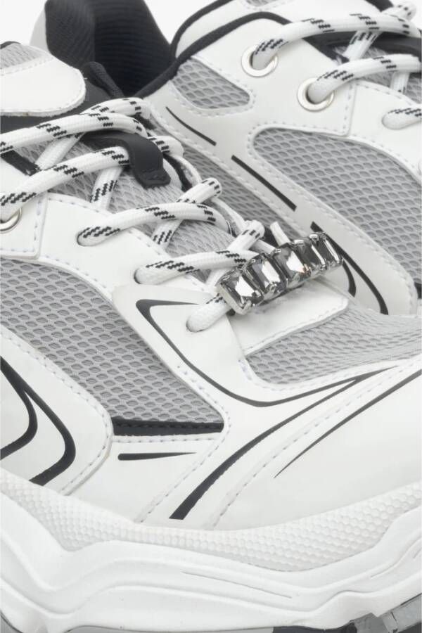 Estro Witte sneakers voor dames met zwarte details en een chunky platform ES8 Er00115887 White Dames