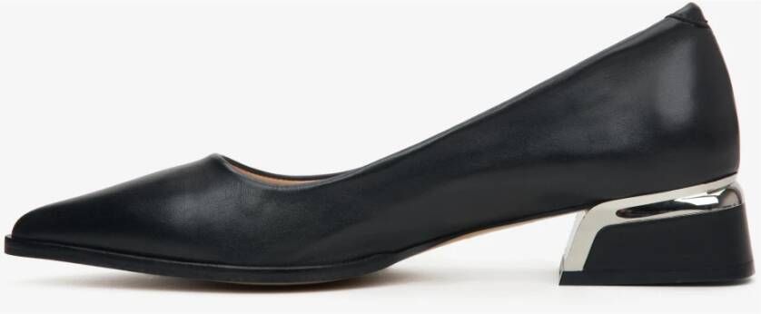 Estro Zwarte Lage Hakken Pumps voor Dames gemaakt van Echt Leer Er00115101 Black Dames