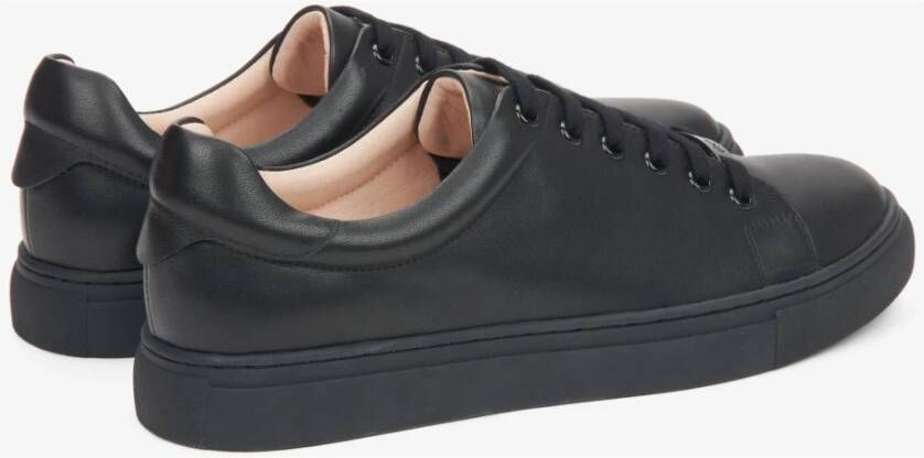 Estro Zwarte Leren Lage Sneakers Er00116627 Black Dames