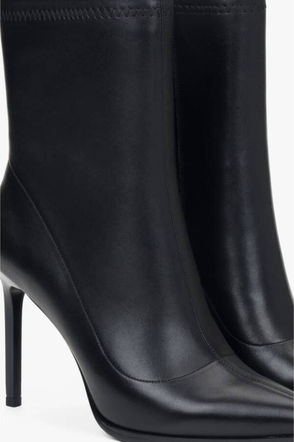 Estro Zwarte Leren Stiletto Enkellaarzen met Elastische Schacht Black Dames