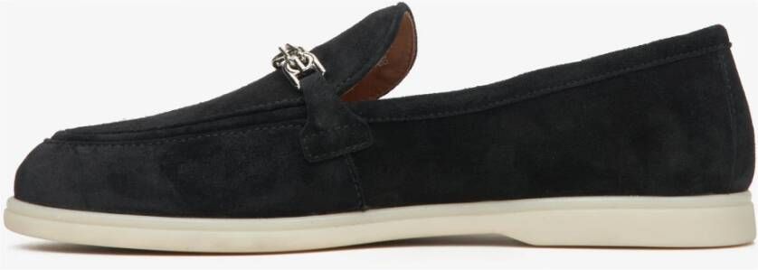 Estro Zwarte loafers voor dames gemaakt van premium Italiaans echt velours met een zilveren ketting Black Dames