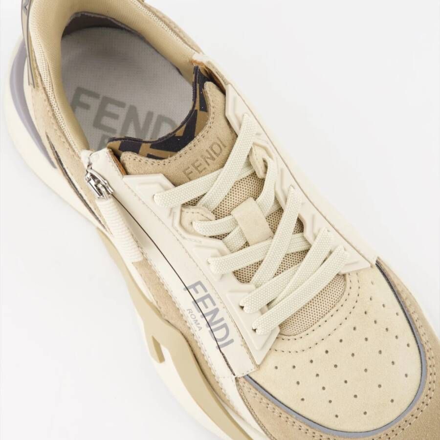 Fendi Stijlvolle Veterschoenen met Amandel Teen Beige Dames