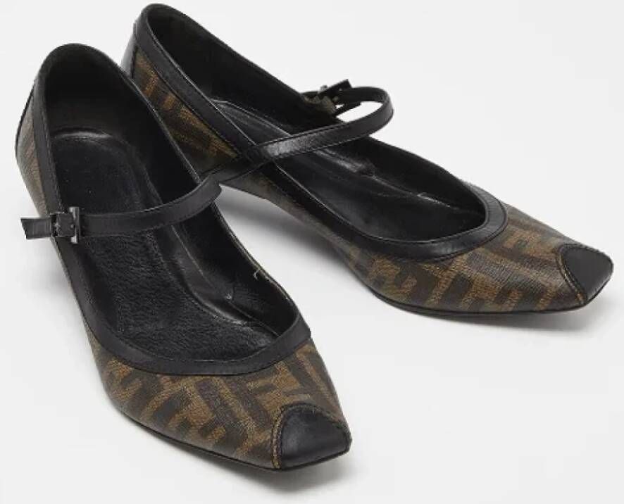 Fendi Vintage Pre-owned Coated canvas flats Brown Dames