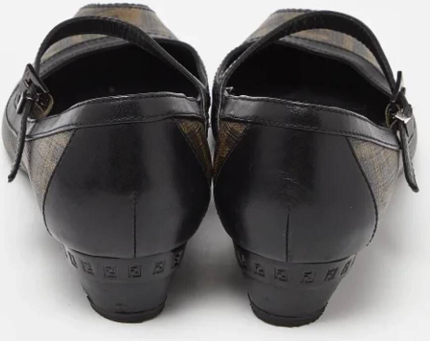 Fendi Vintage Pre-owned Coated canvas flats Brown Dames