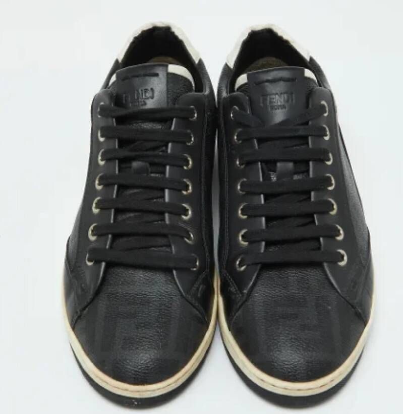 Fendi Vintage Pre-owned Coated canvas sneakers Black Heren