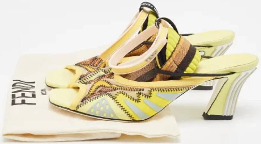 Fendi Vintage Pre-owned Fabric sandals Yellow Dames