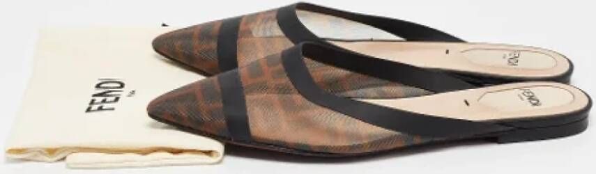 Fendi Vintage Pre-owned Leather flats Beige Dames