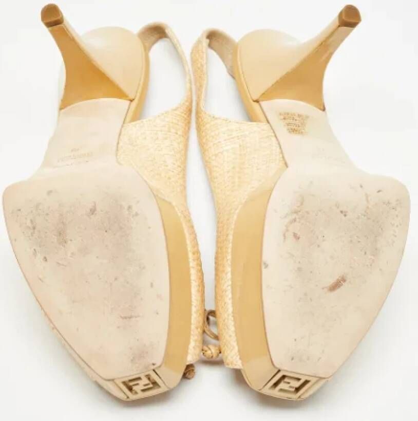 Fendi Vintage Pre-owned Leather heels Beige Dames