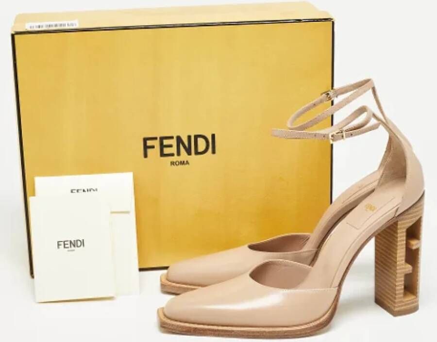 Fendi Vintage Pre-owned Leather heels Beige Dames