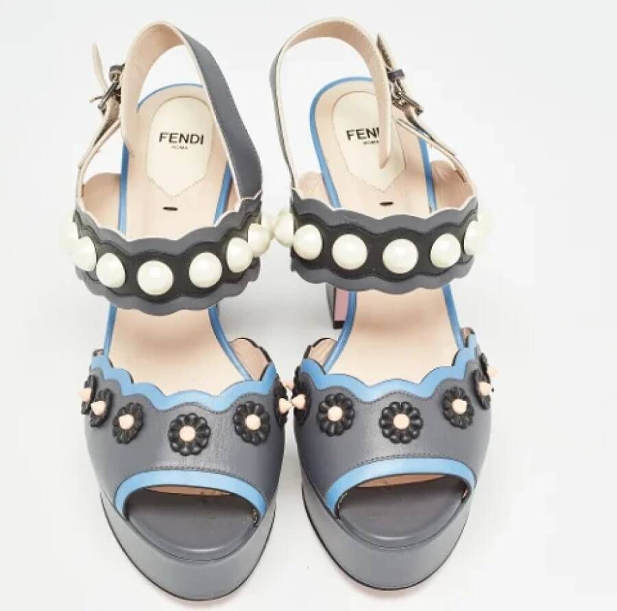 Fendi Vintage Pre-owned Leather sandals Gray Dames