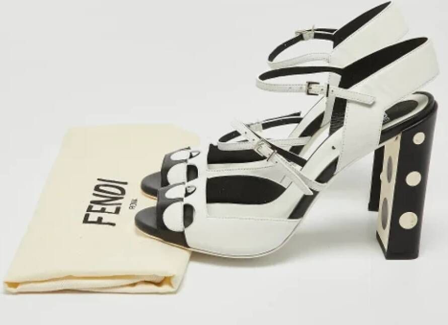 Fendi Vintage Pre-owned Leather sandals White Dames